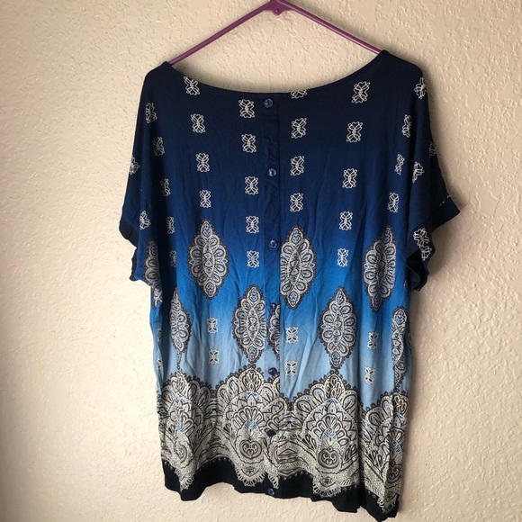 Chico’s cap sleeve with band top. - Picture 2 of 4